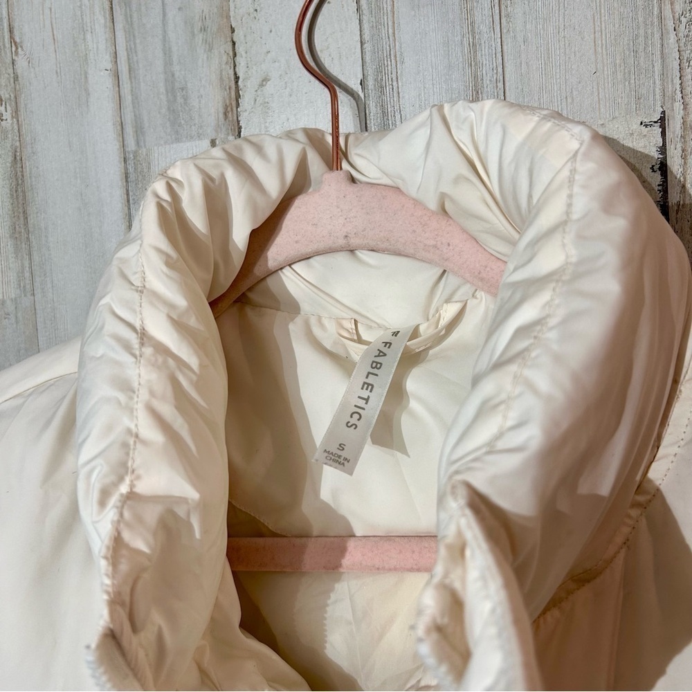 Fabletics Ivory Puffer Jacket Size Small | Cozy Winter Coat - Picture 3 of 9
